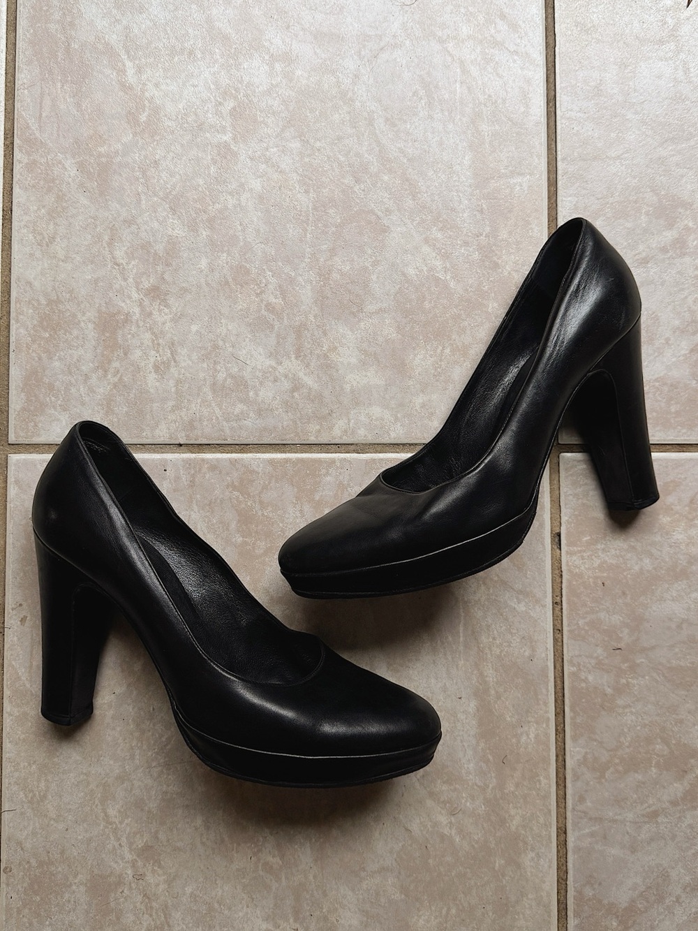 Hermés Black Leather Platform Pumps